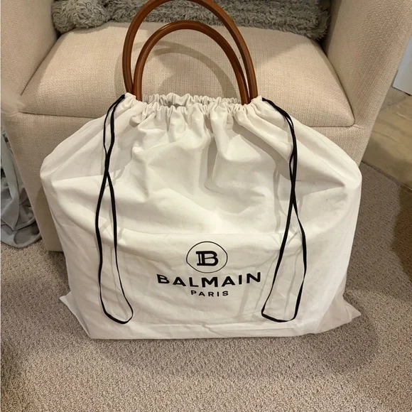 Balmain cream and brown leather trimmed tote. Excellent condition. No marks - Picture 2 of 7